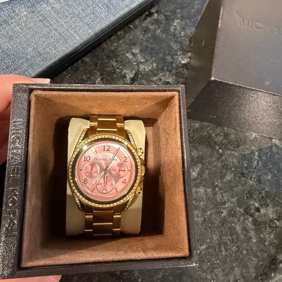 Michael Kors Women\'s Watch in Gold and Pink